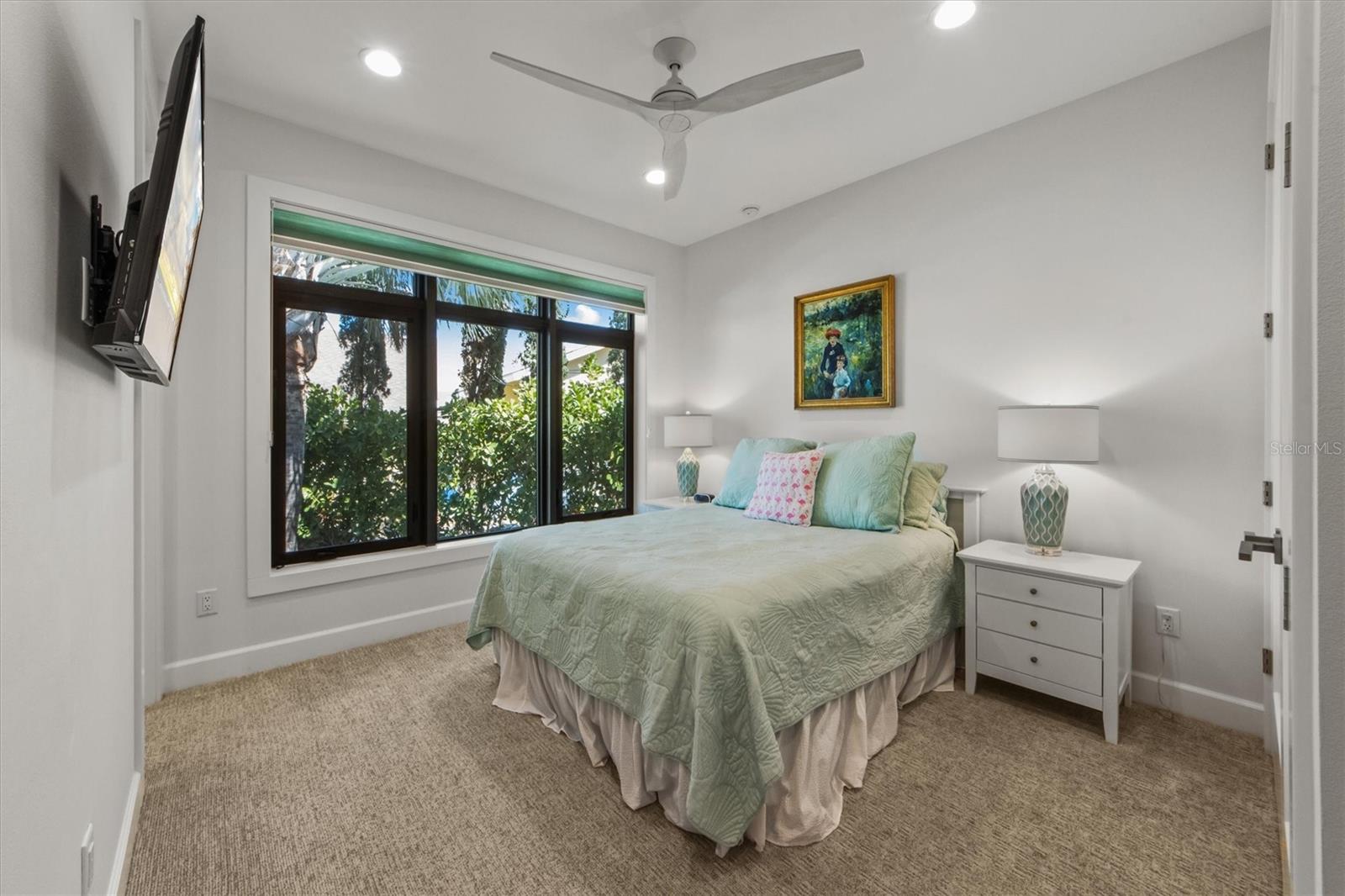 NORTH POINT HARBOUR UNIT THREE - Residential