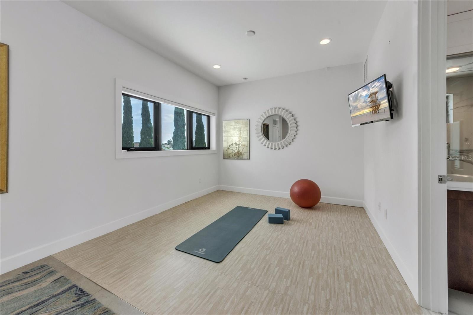 NORTH POINT HARBOUR UNIT THREE - Residential