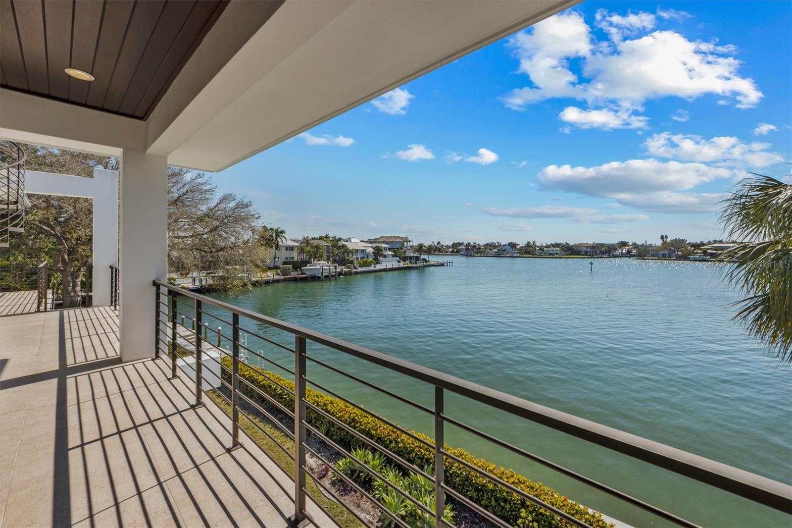 NORTH POINT HARBOUR UNIT THREE - Residential