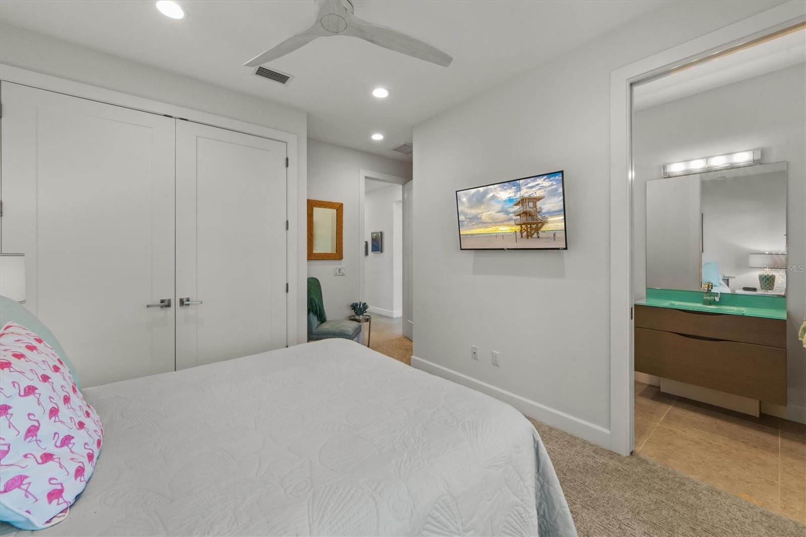 NORTH POINT HARBOUR UNIT THREE - Residential