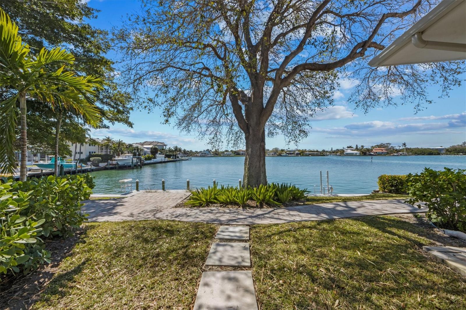 NORTH POINT HARBOUR UNIT THREE - Residential