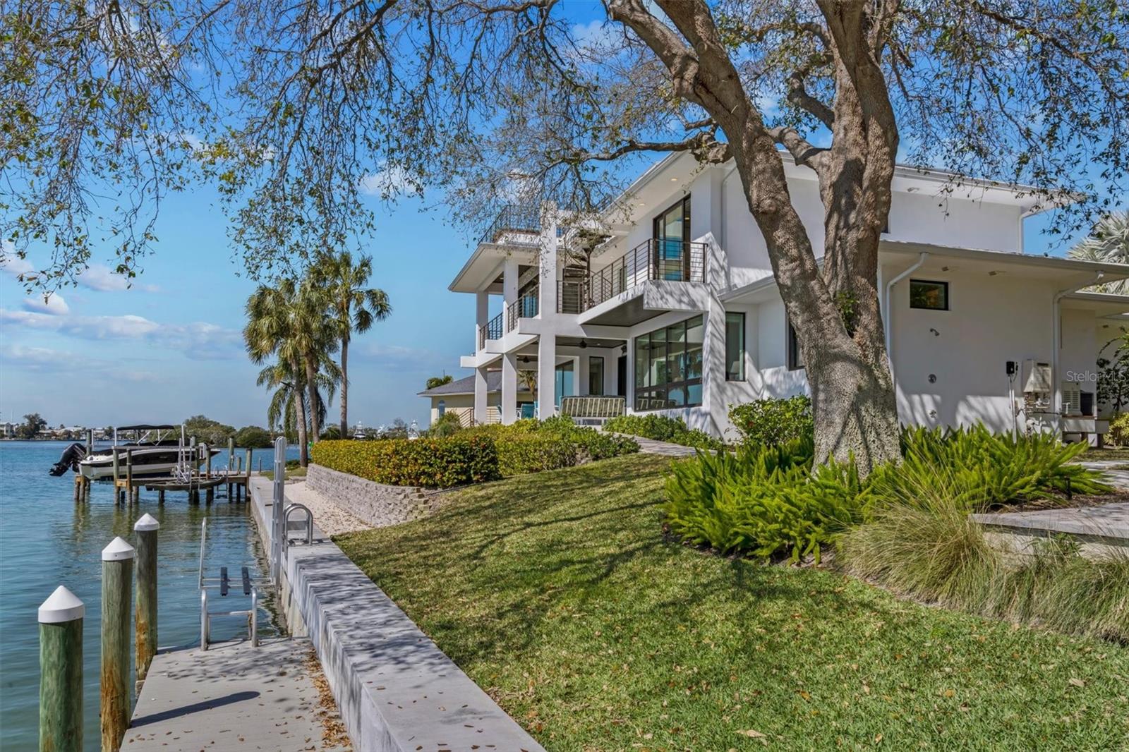 NORTH POINT HARBOUR UNIT THREE - Residential