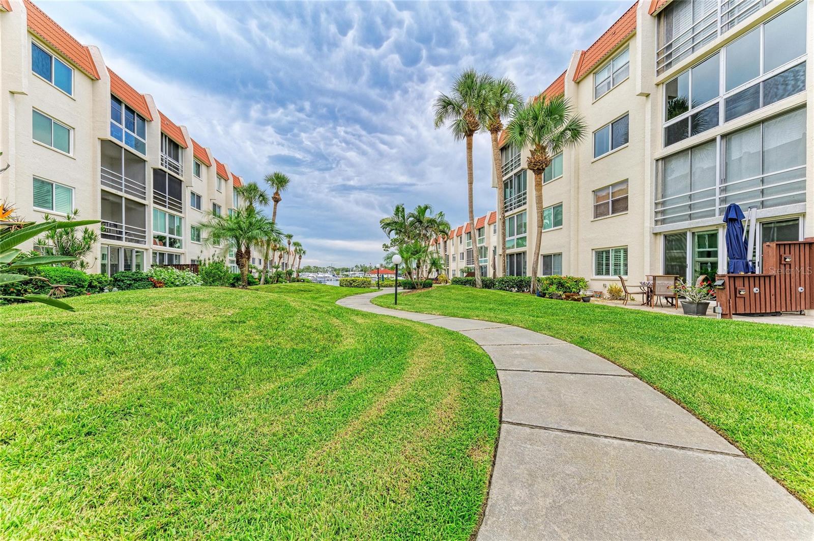 BELLA COSTA II - Residential