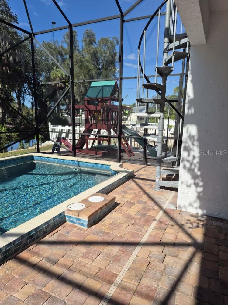 TROPIC SHORES - Residential