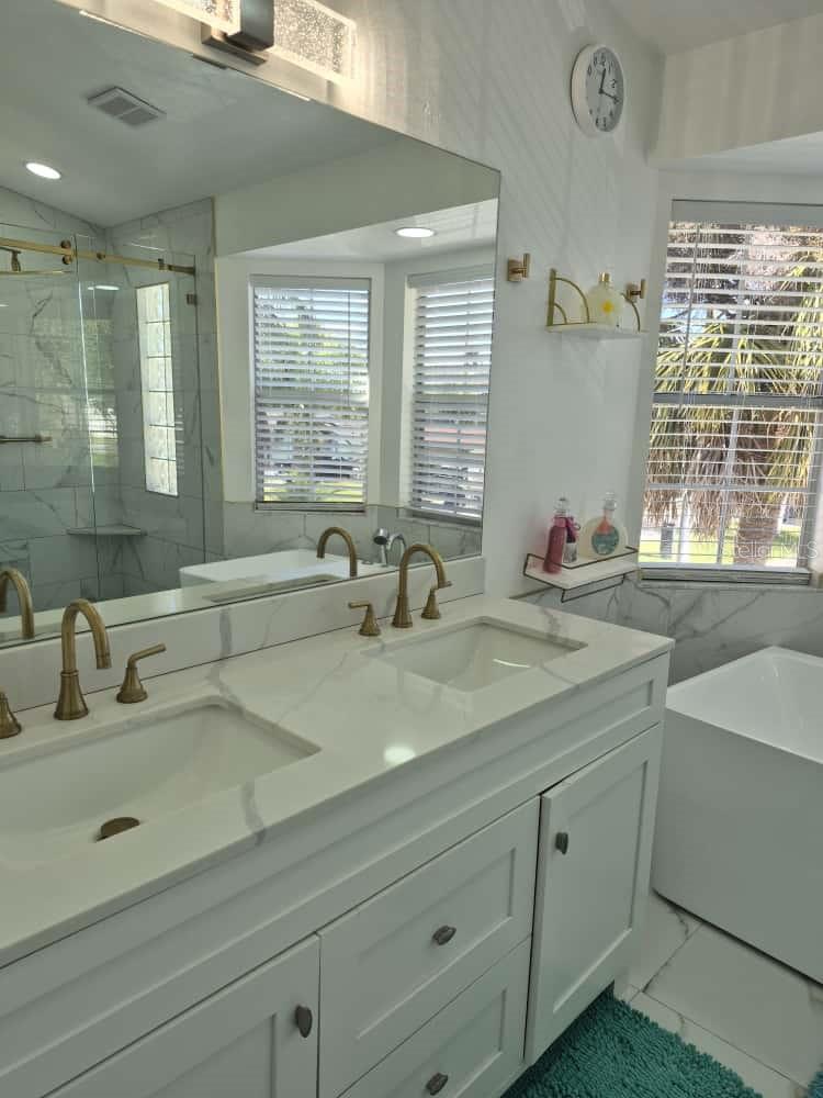 TROPIC SHORES - Residential