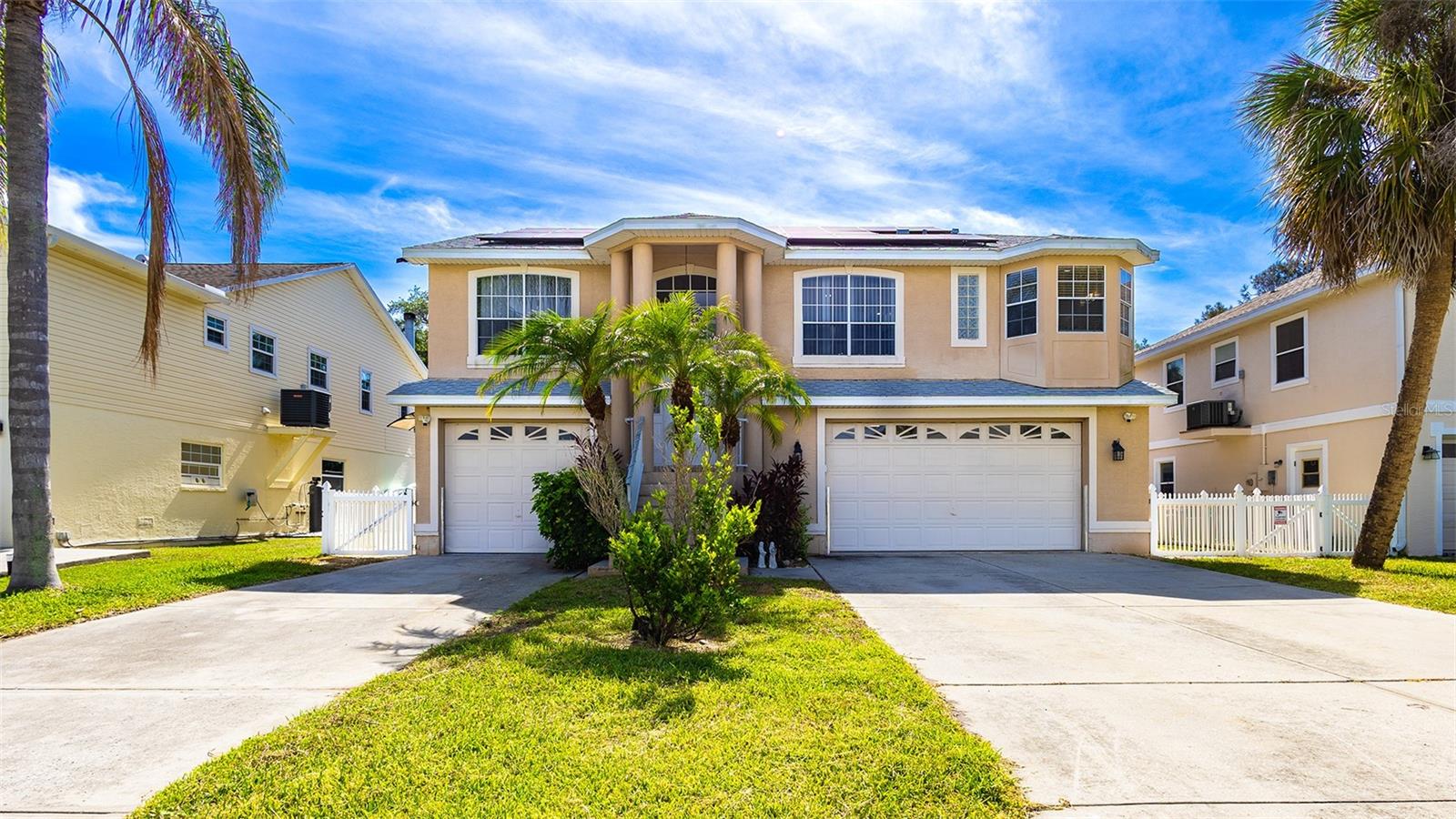 TROPIC SHORES - Residential