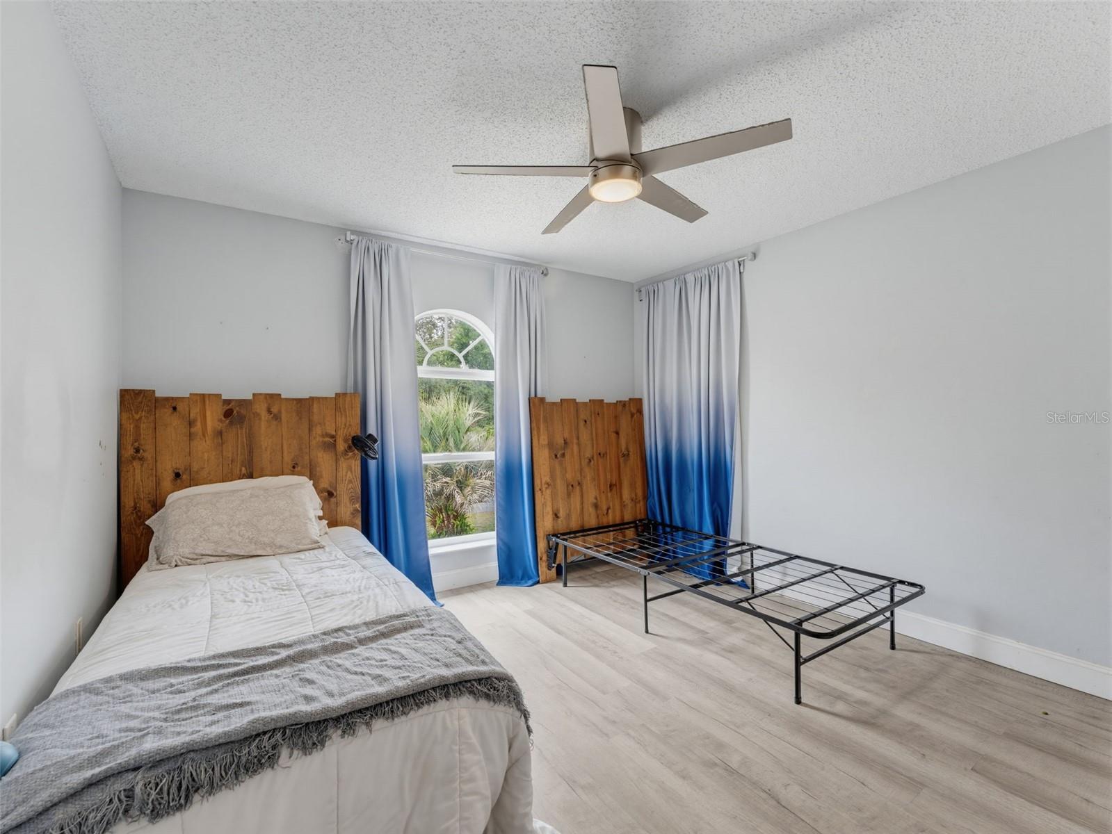 ROYAL HIGHLANDS - Residential