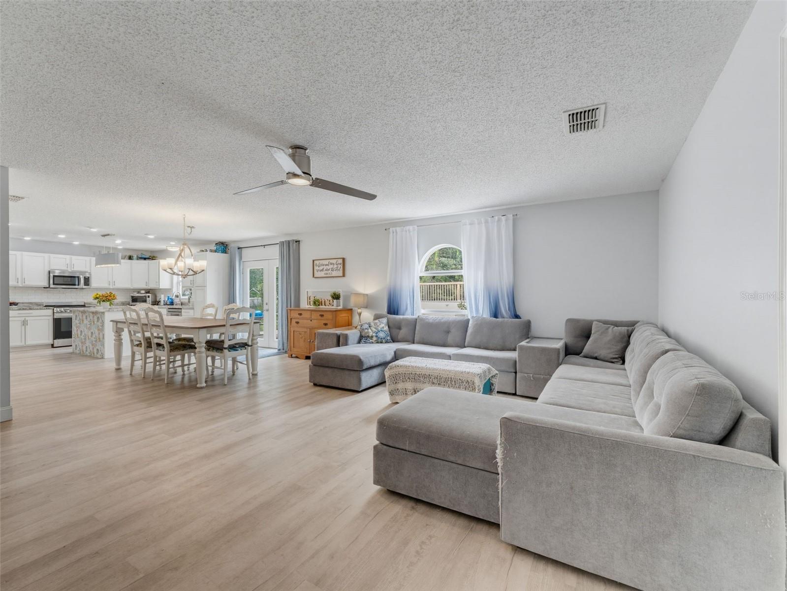 ROYAL HIGHLANDS - Residential
