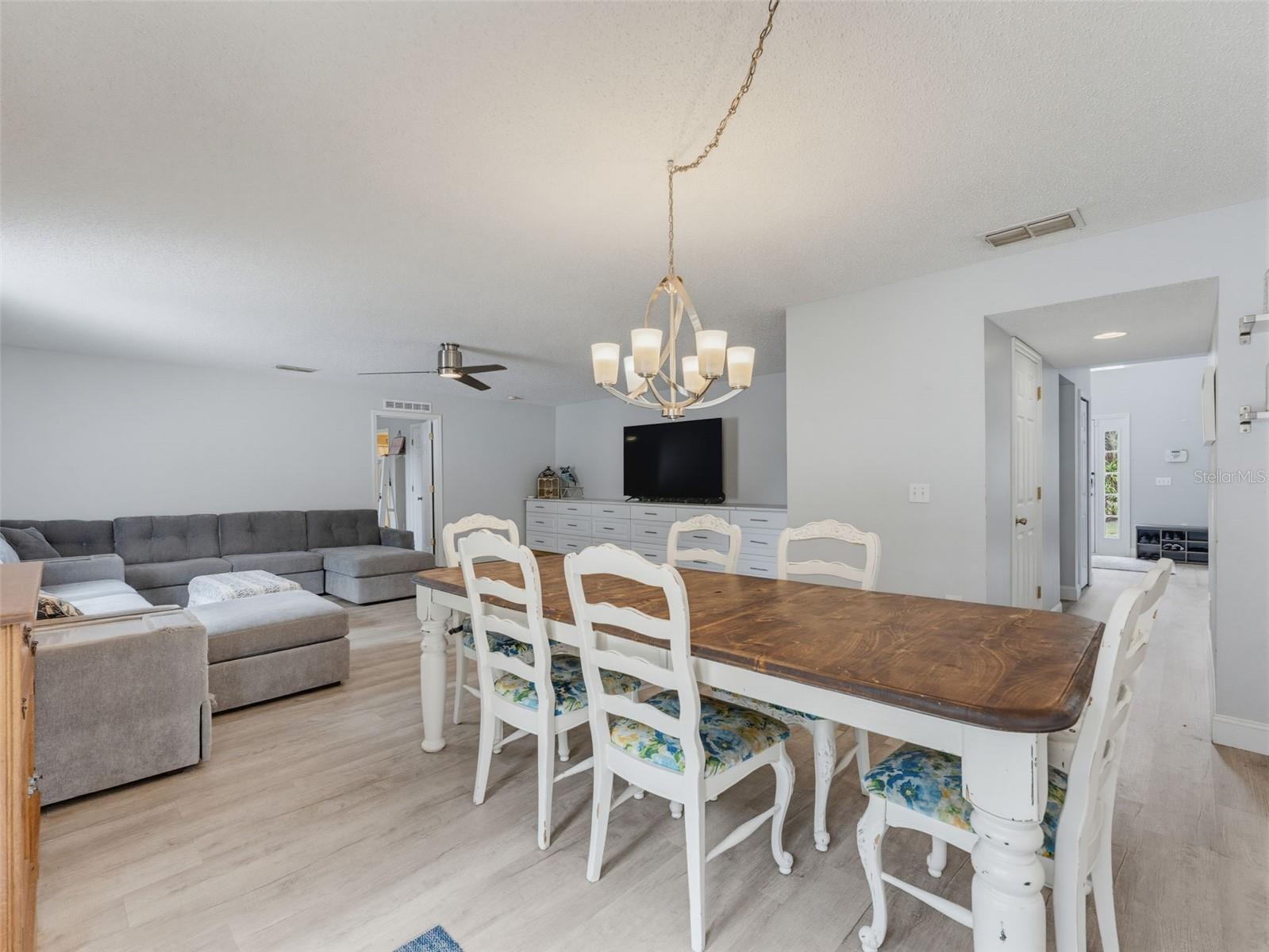 ROYAL HIGHLANDS - Residential