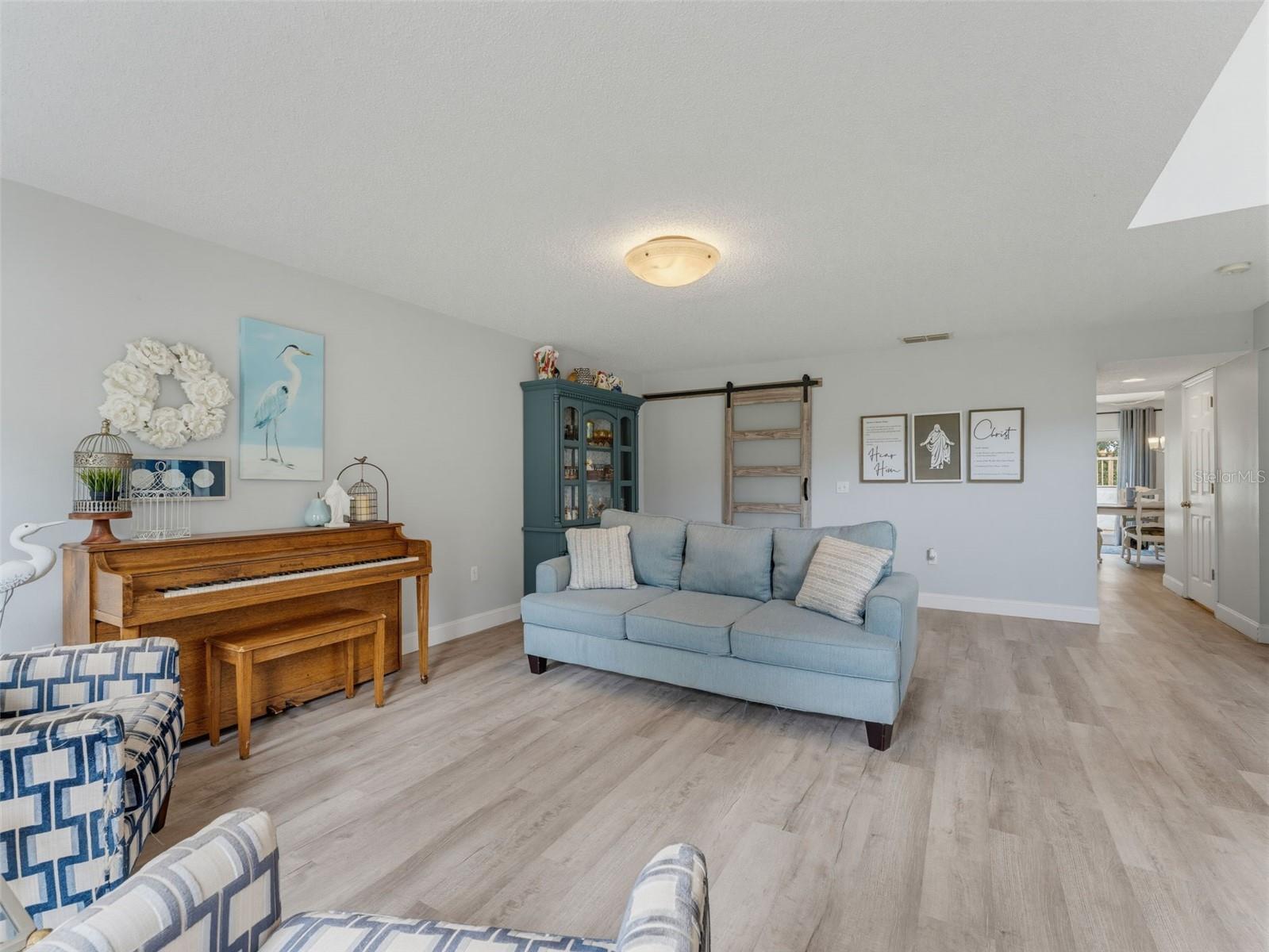 ROYAL HIGHLANDS - Residential