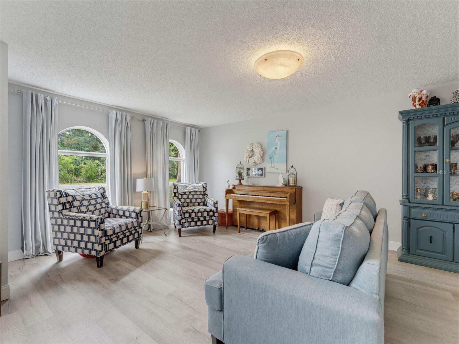 ROYAL HIGHLANDS - Residential