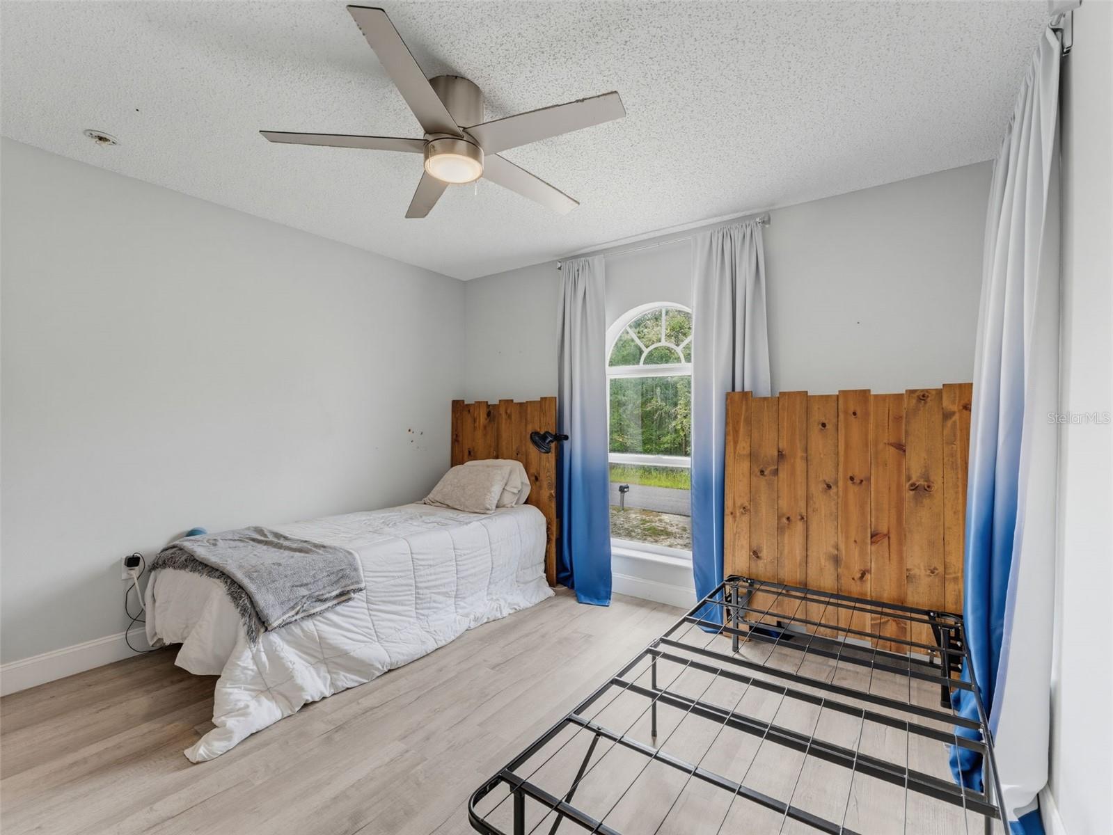 ROYAL HIGHLANDS - Residential