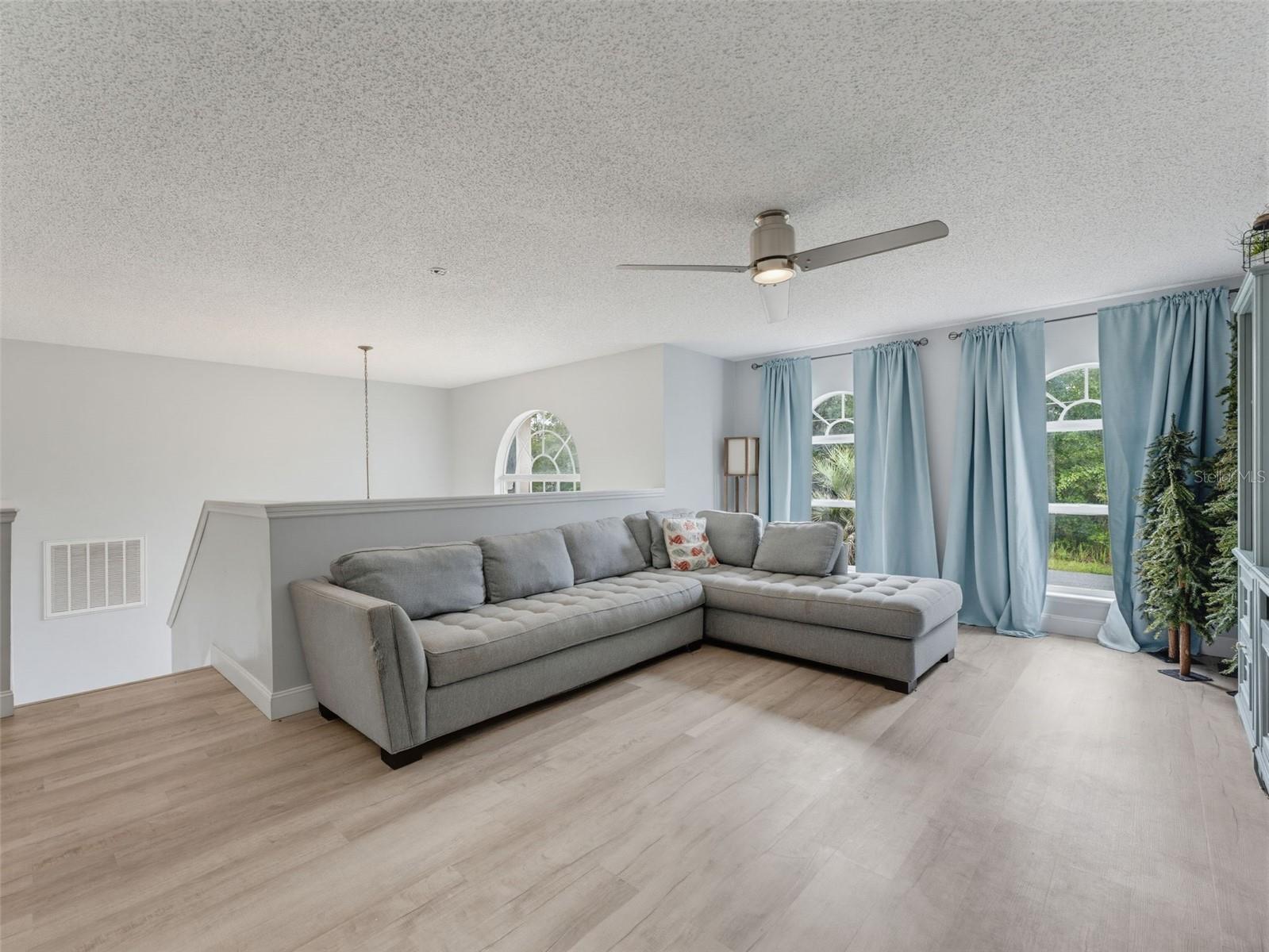 ROYAL HIGHLANDS - Residential