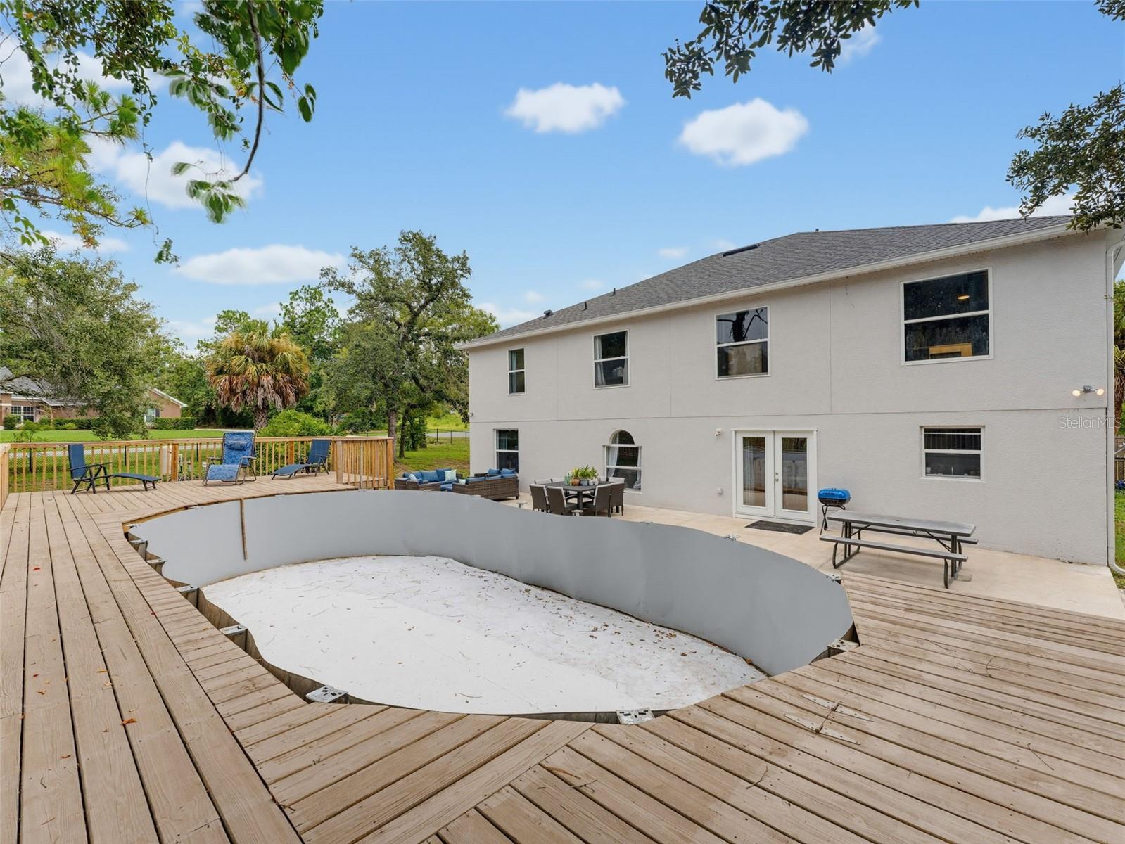 ROYAL HIGHLANDS - Residential