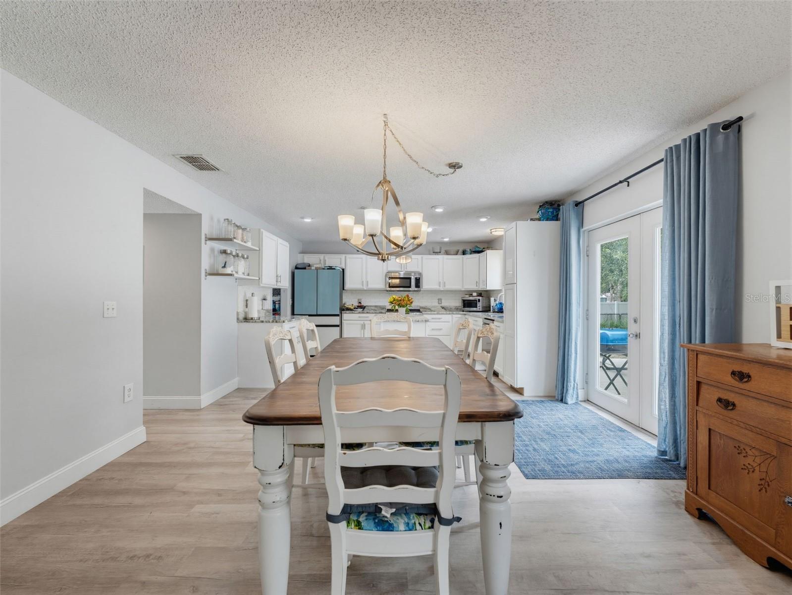 ROYAL HIGHLANDS - Residential