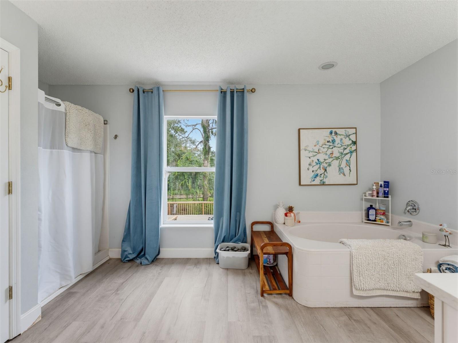 ROYAL HIGHLANDS - Residential