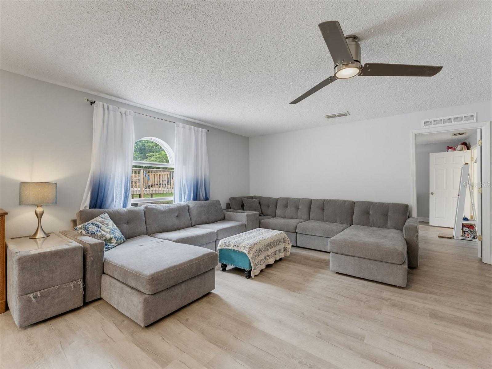 ROYAL HIGHLANDS - Residential