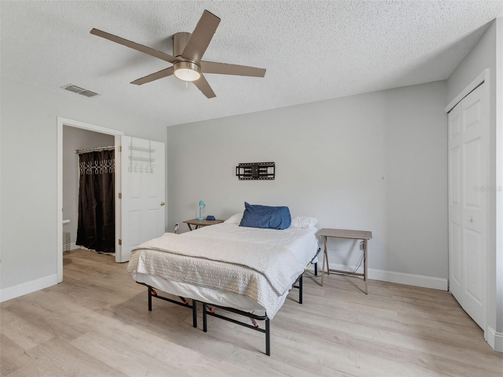 ROYAL HIGHLANDS - Residential