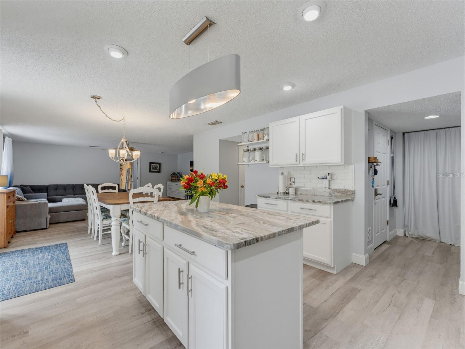 ROYAL HIGHLANDS - Residential