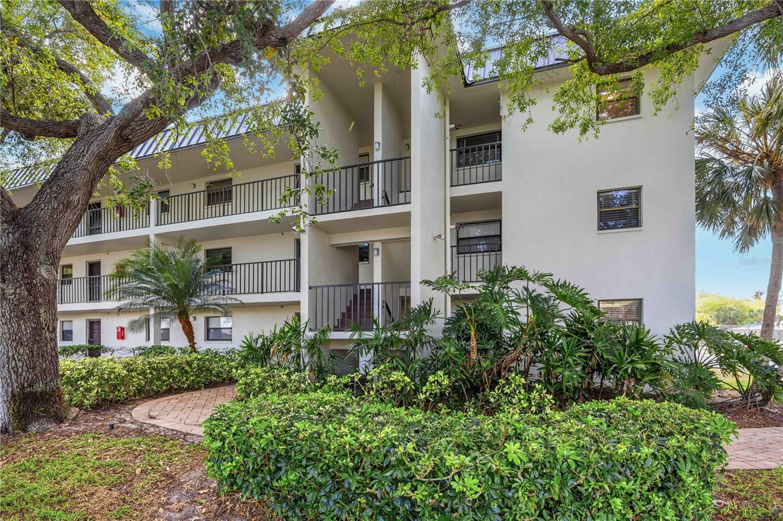 Virtually Staged. Top-Floor End Unit only a few miles to the Beach – Move-In Ready!

Welcome to your private slice of paradise in Venice—where style, location, and effortless coastal living come together.

This beautiful 2-bedroom, 2-bath condo is ideally situated as a third-floor end unit, offering maximum privacy, extra windows for natural light, and no neighbors above. With elevator access, you get the best of top-floor living without the hassle.

Step inside to a light-filled, open-concept layout featuring modern updates and a clean, coastal feel throughout. The living space flows seamlessly onto your large screened-in balcony, accessible from both the main living area and the primary suite—perfect for morning coffee, evening wine, and enjoying those signature Florida breezes.

Top-floor end unit = more light + more privacy.
Spacious screened lanai with dual access.
Elevator building for easy access.

Location is everything—and this one delivers. You’re less than 3 miles from Venice Beach and Venice Island, putting you just minutes from:

Charming downtown shops & dining,
Weekly farmers markets & local events,
Pristine Gulf beaches & sunsets.

Whether you're searching for a full-time residence, seasonal getaway, or income-producing investment, this condo checks every box!