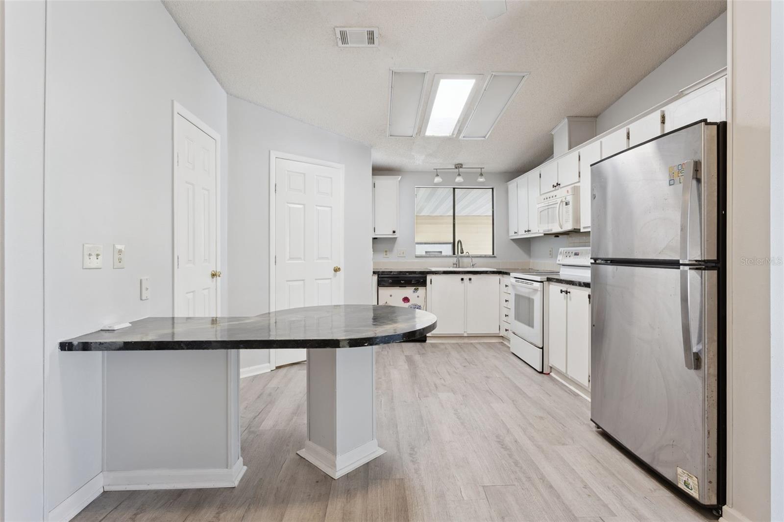 LADY LAKE ORANGE BLOSSOM GARDENS UNIT 07 - Residential