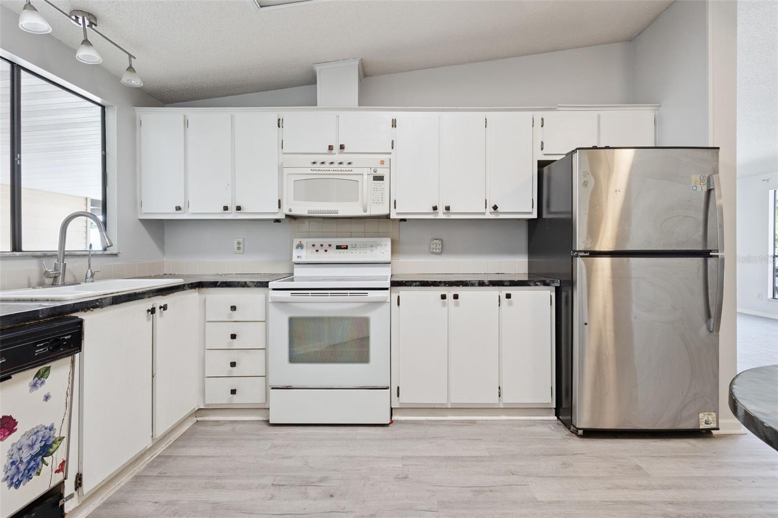 LADY LAKE ORANGE BLOSSOM GARDENS UNIT 07 - Residential