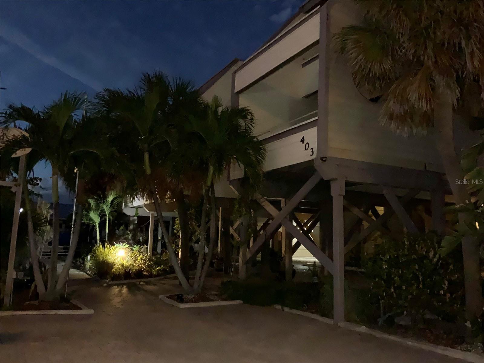 CORTEZ BEACH - Residential Income