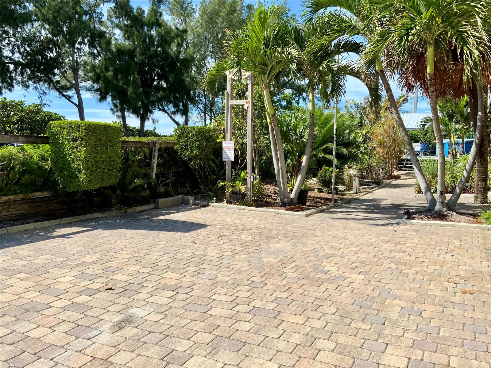 CORTEZ BEACH - Residential Income