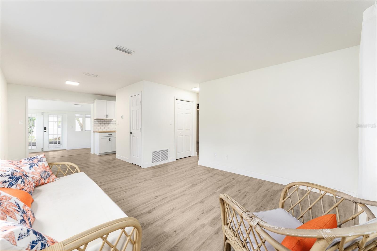 CAROL ESTATES TERRACE - Residential