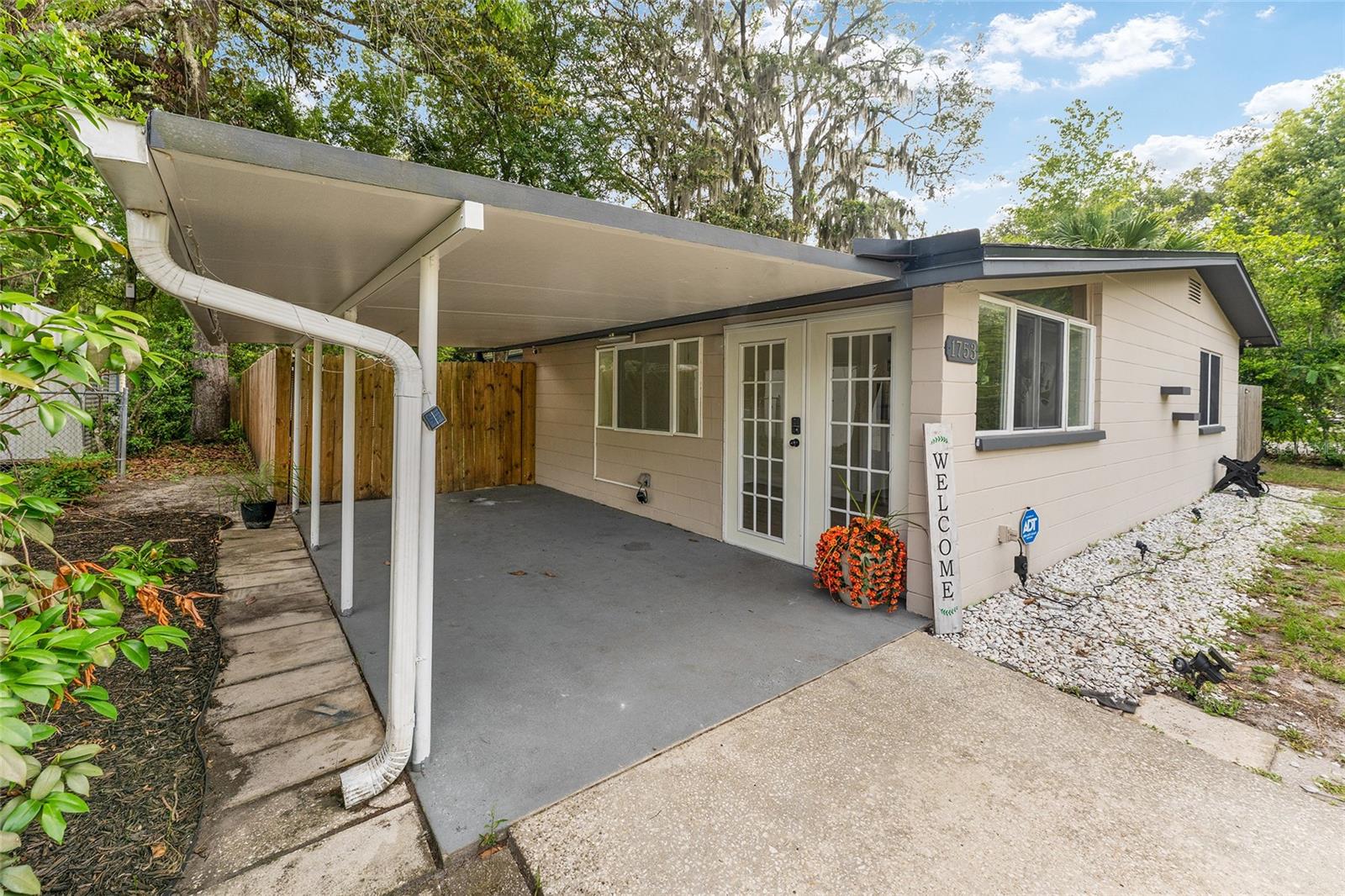 CAROL ESTATES TERRACE - Residential