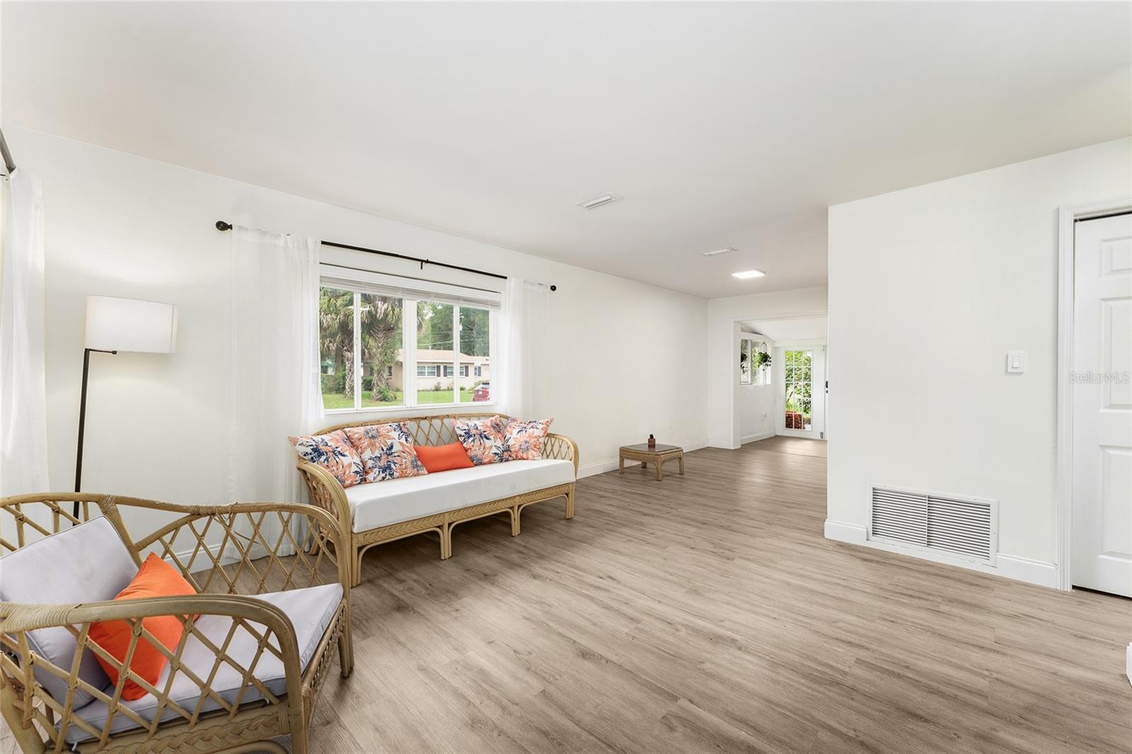 CAROL ESTATES TERRACE - Residential