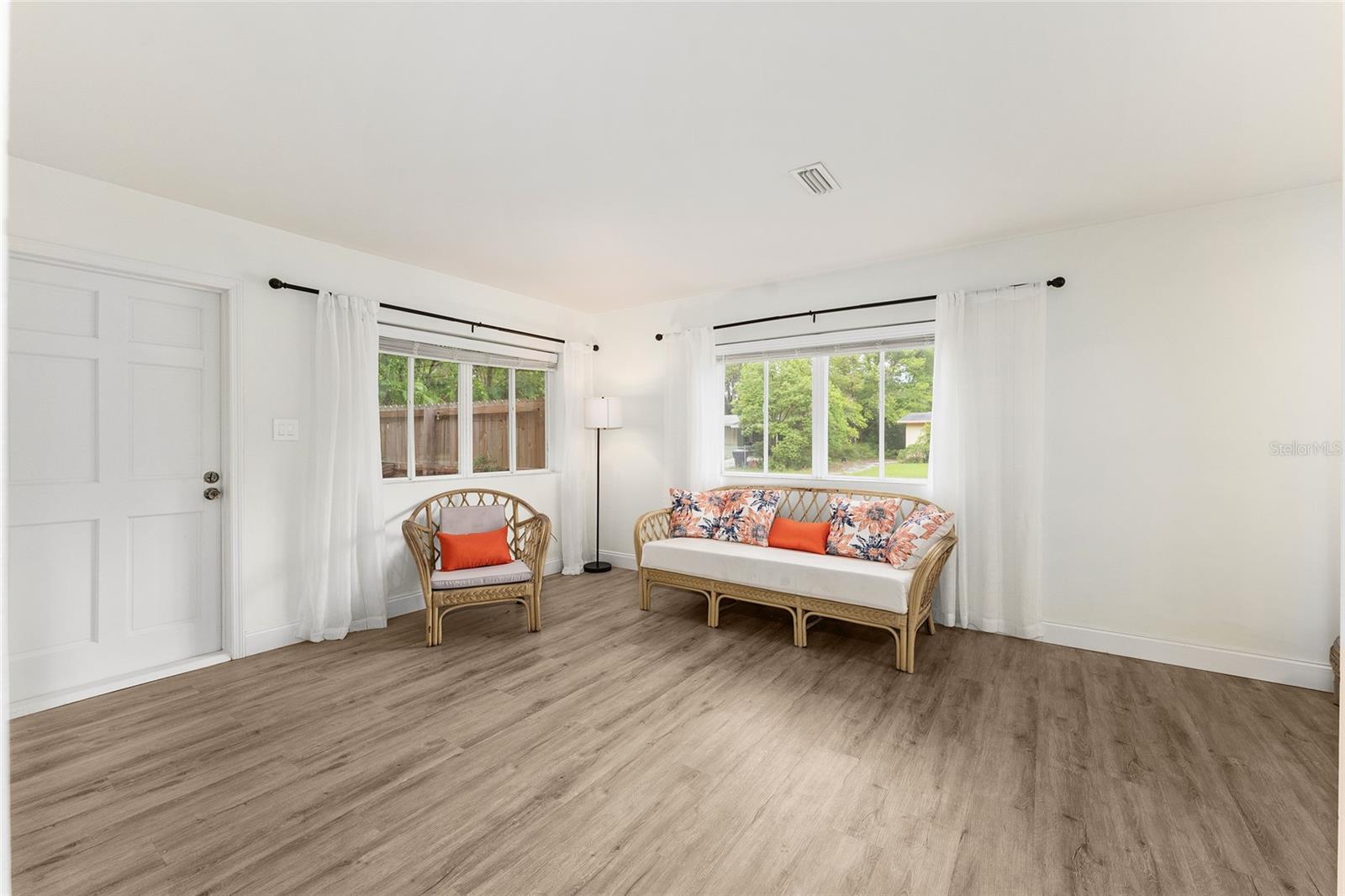 CAROL ESTATES TERRACE - Residential