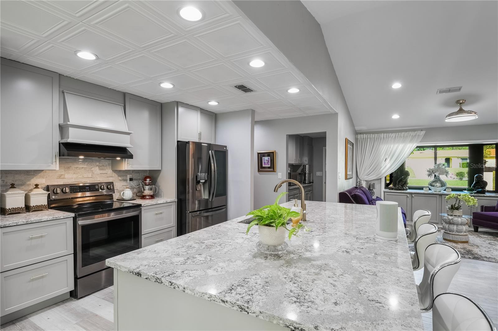 SPRING HILL - Residential