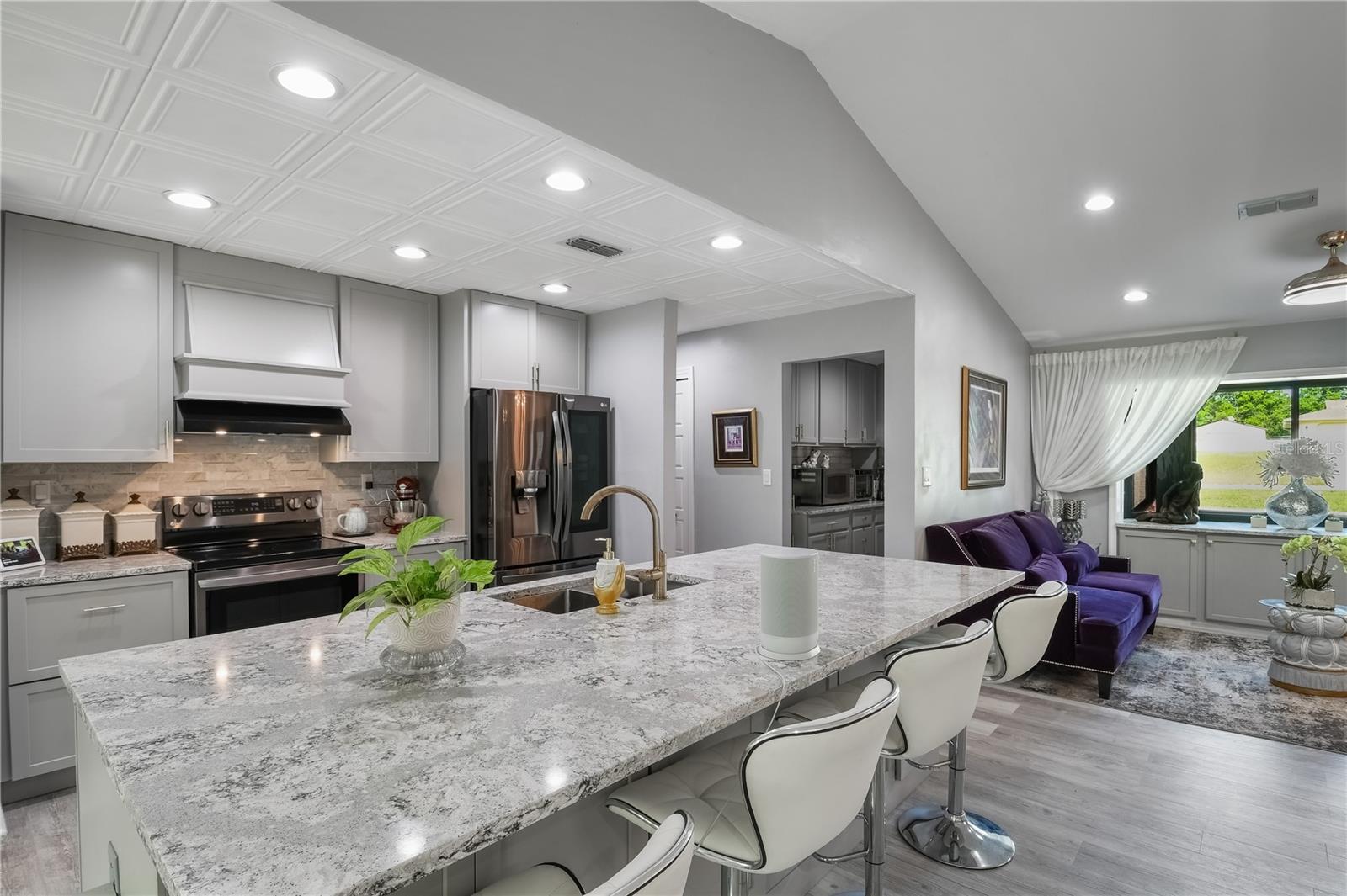 SPRING HILL - Residential