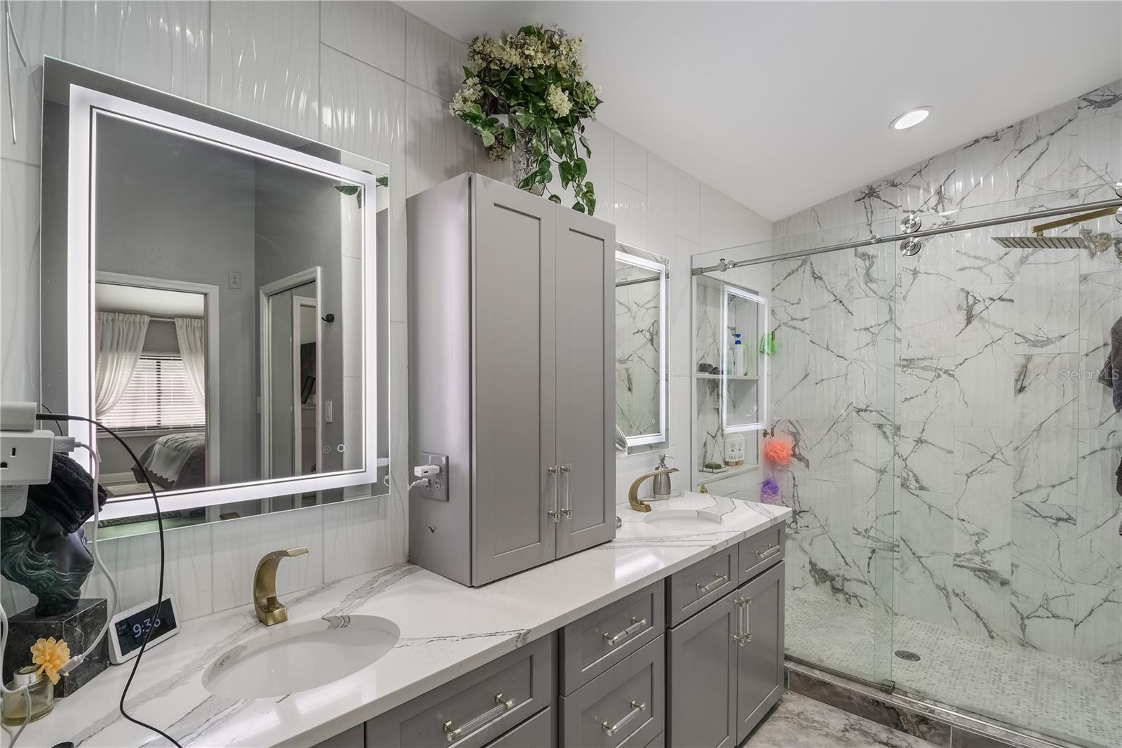 SPRING HILL - Residential