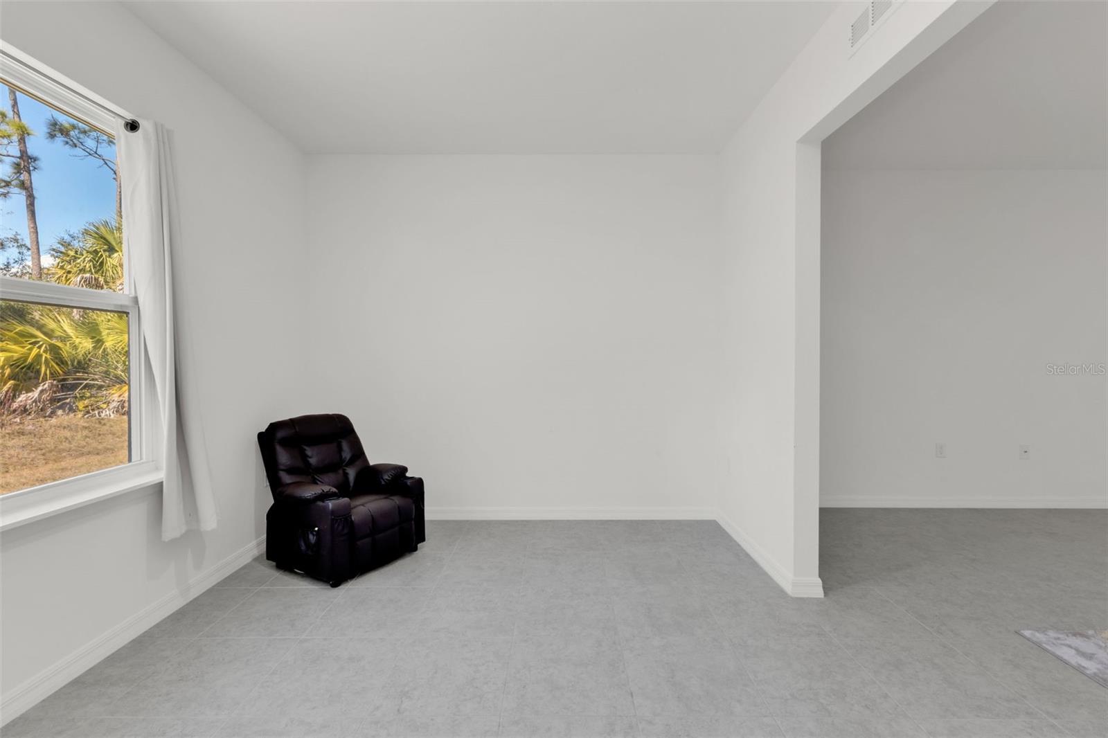 1570 - PORT CHARLOTTE SUB 24 - Residential