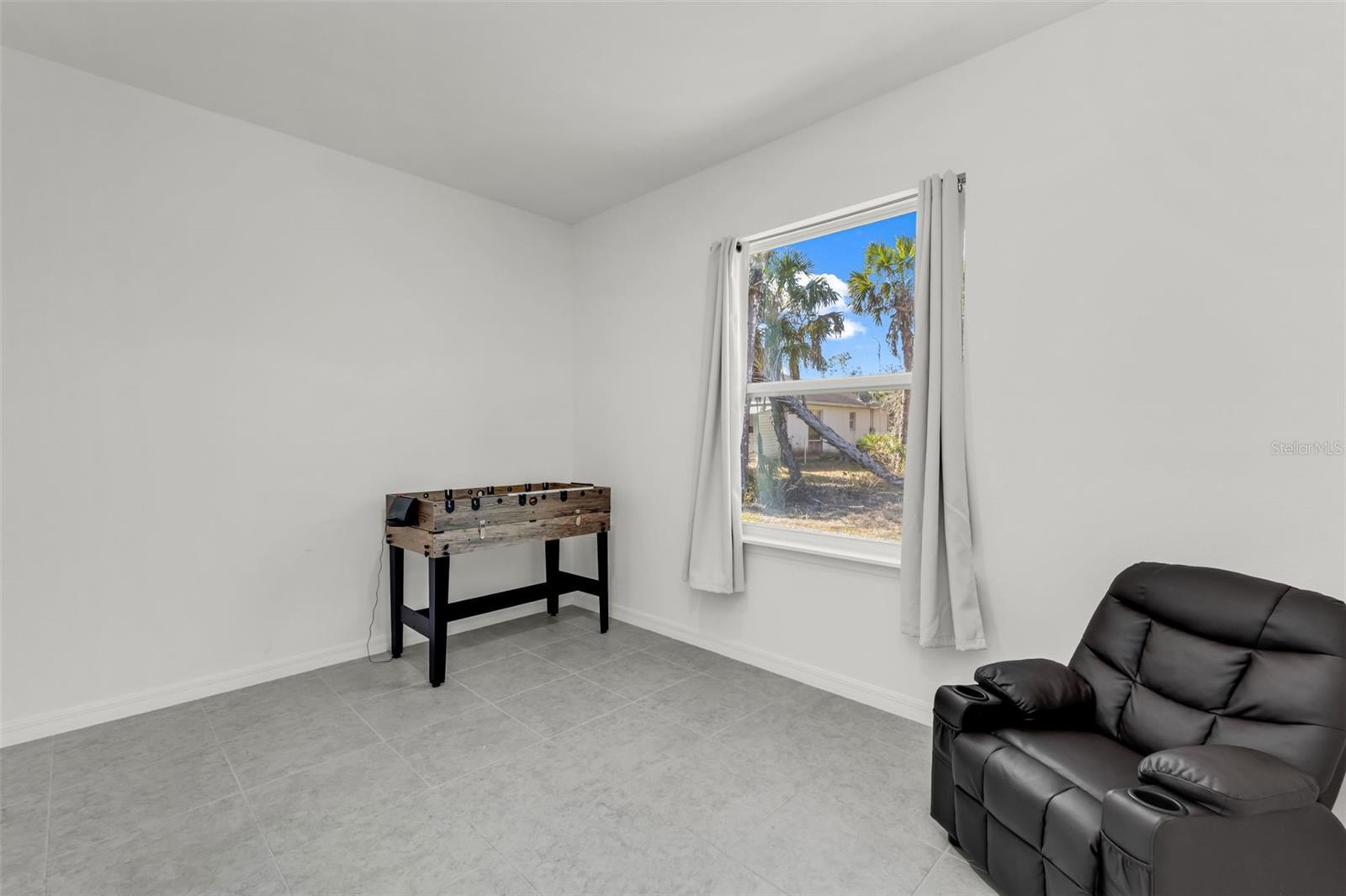1570 - PORT CHARLOTTE SUB 24 - Residential