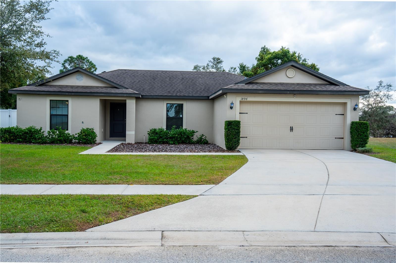 MASCOTTE LAKE JACKSON RIDGE PH 02 - Residential