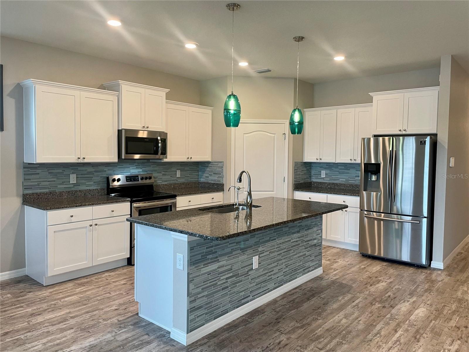 PALISADES PH I - Residential Lease