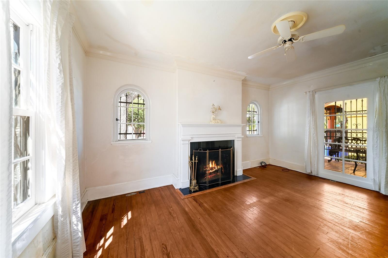 BURNS COURT SUB OF - Residential