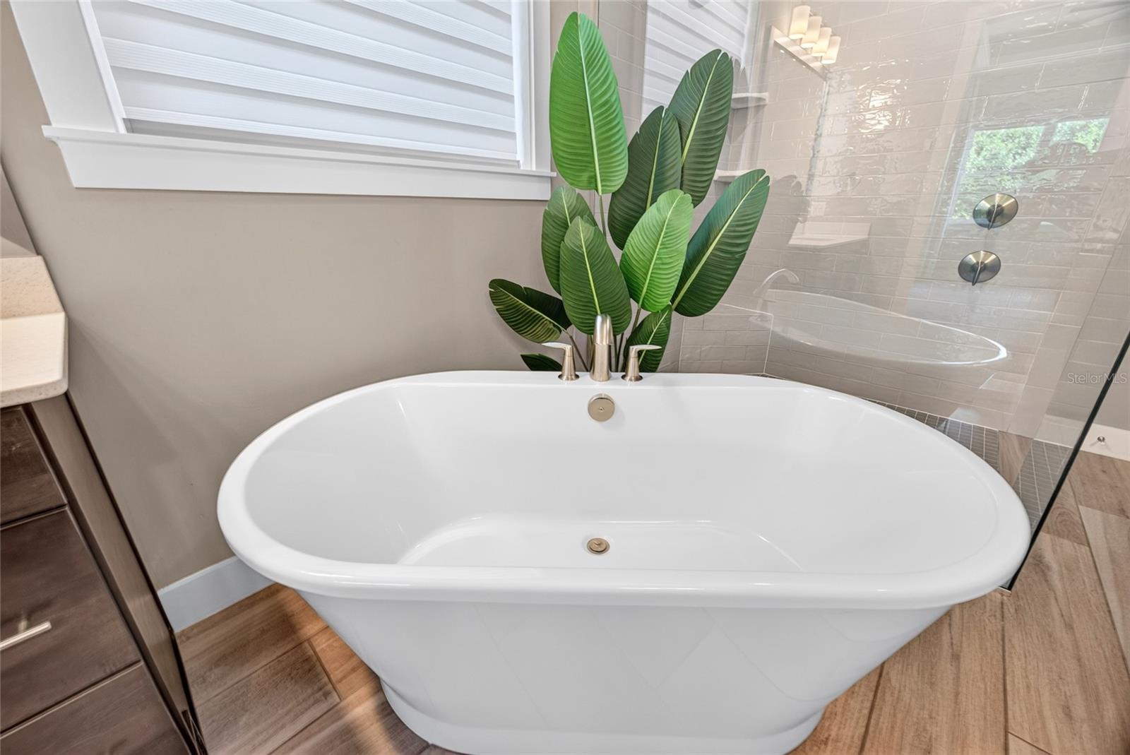 OAKMONT PH 2 PB 32 PG 30 - Residential