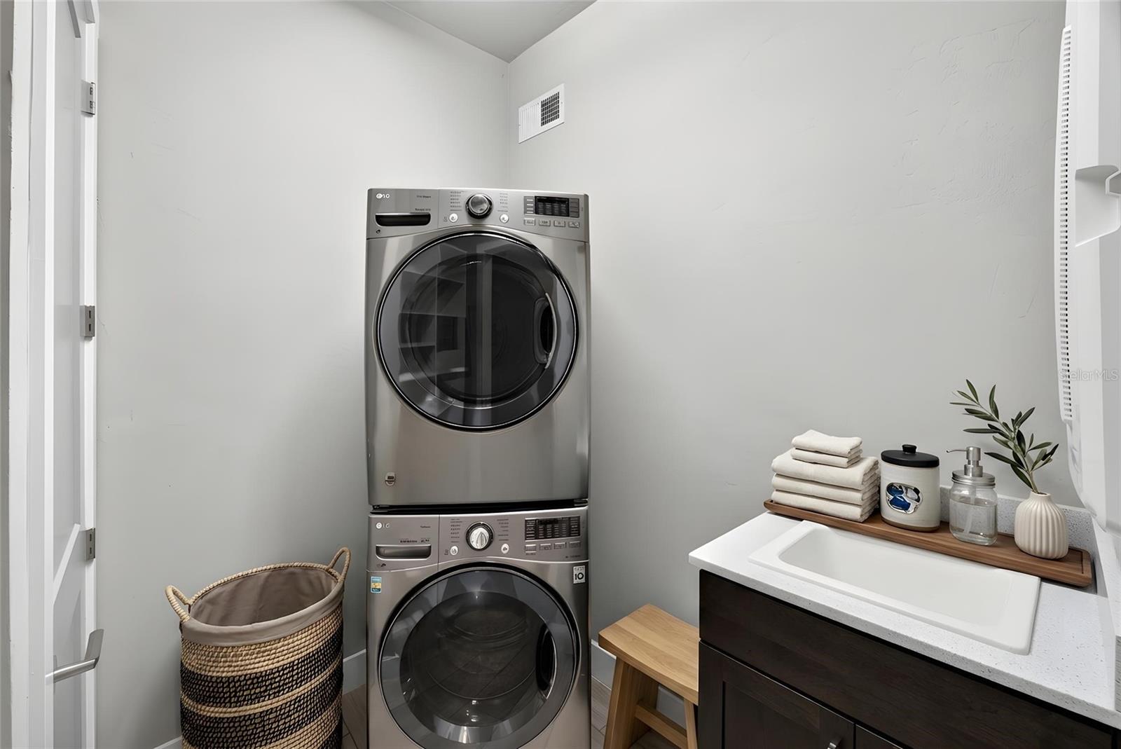 OAKMONT PH 2 PB 32 PG 30 - Residential