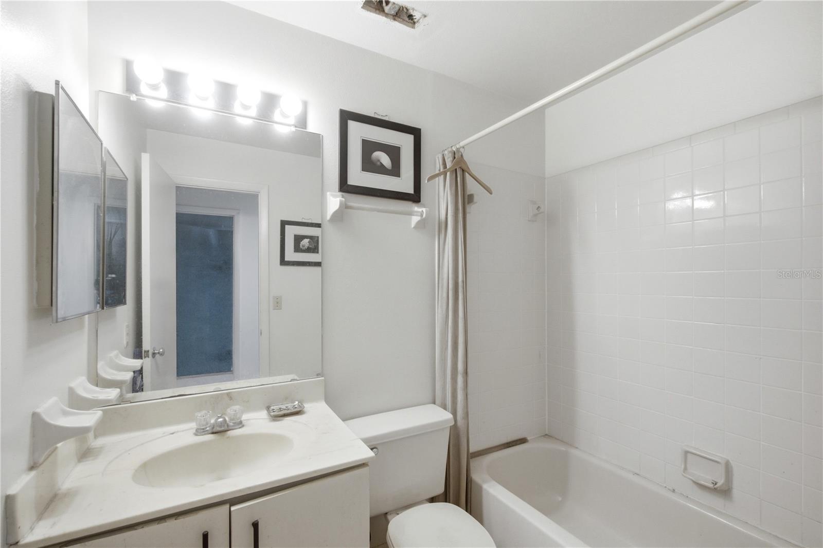DOCKSIDE CONDO - Residential