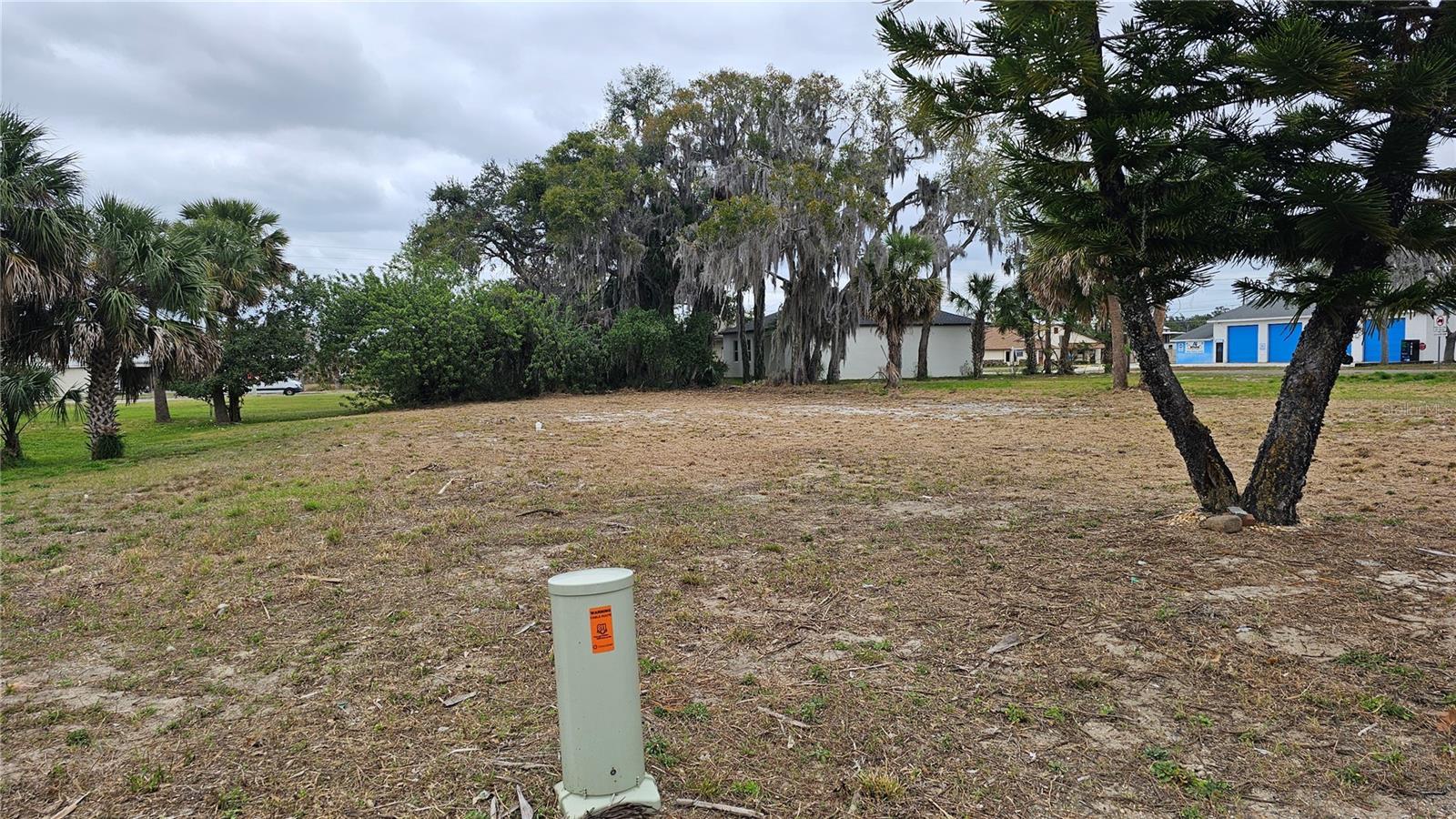 EUSTIS BADGER - Land