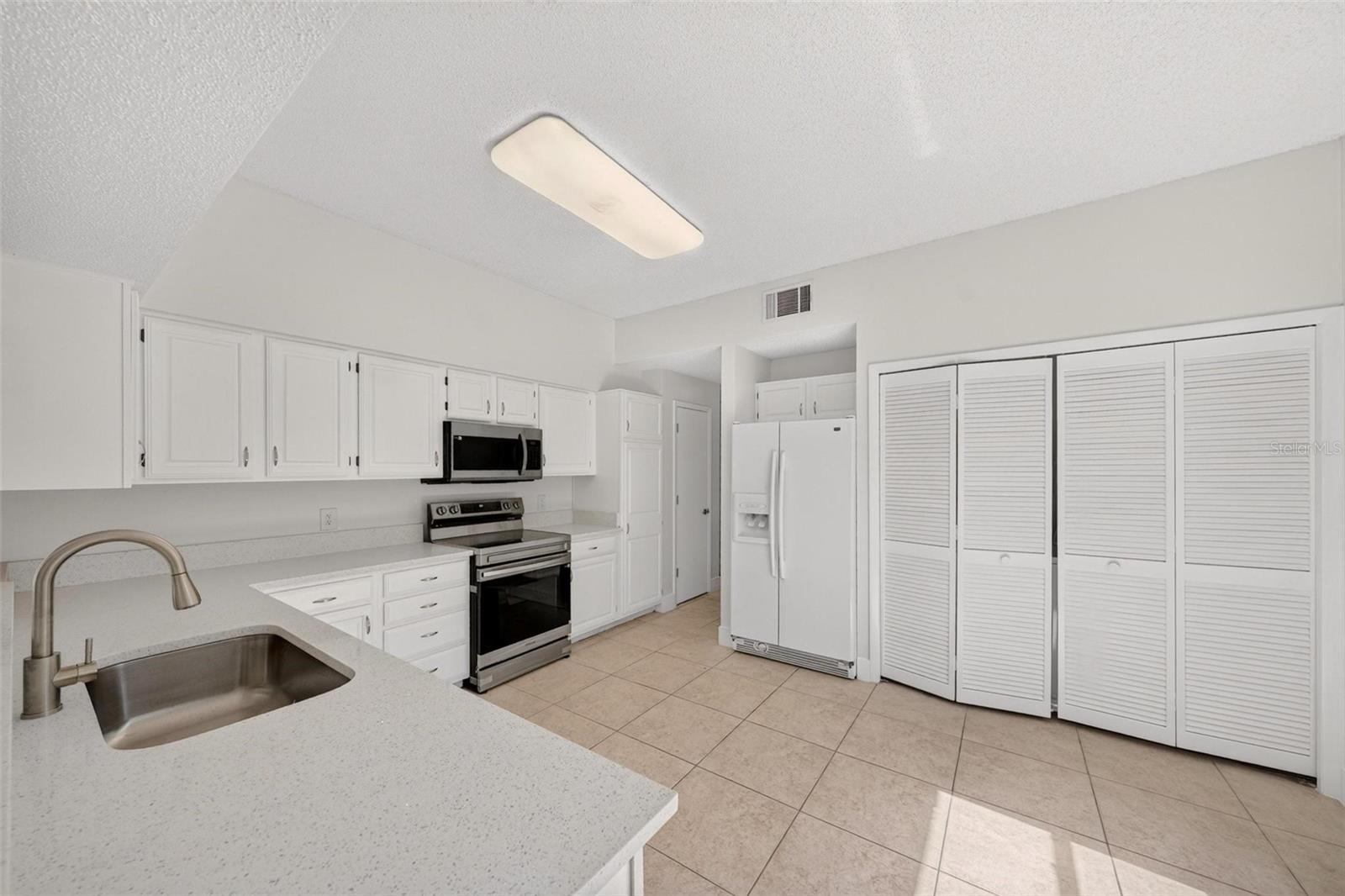 GREENWOOD LAKES UNIT D-3B 2ND ADD - Residential