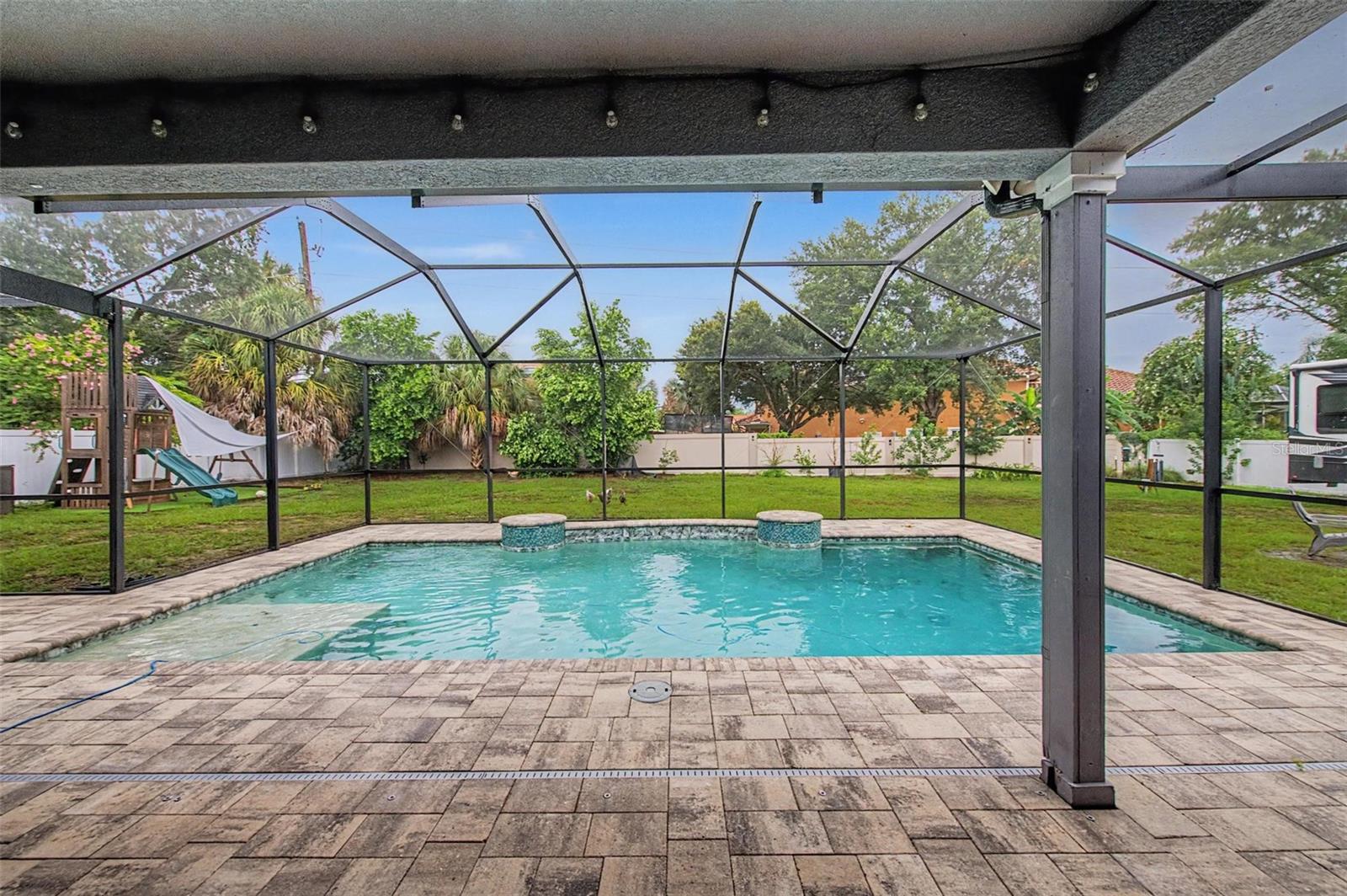ROYAL CREST ESTATES UNIT 1 - Residential Lease