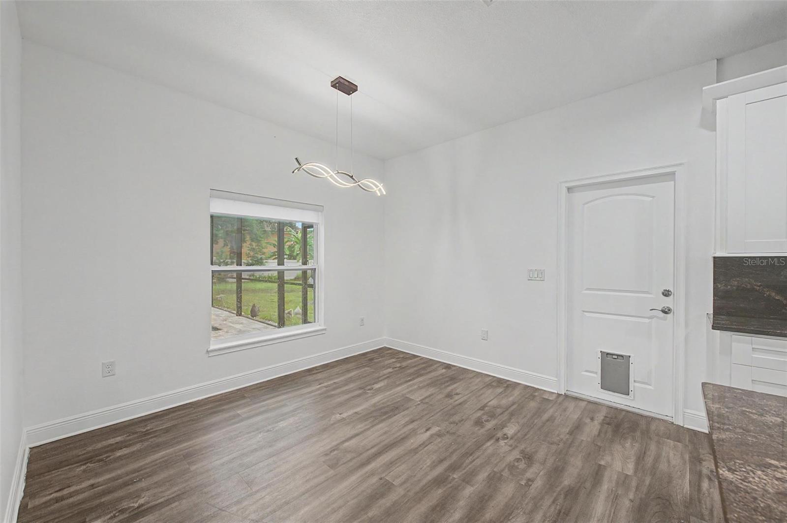 ROYAL CREST ESTATES UNIT 1 - Residential Lease