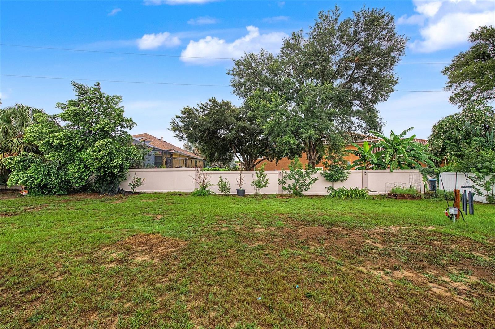 ROYAL CREST ESTATES UNIT 1 - Residential Lease
