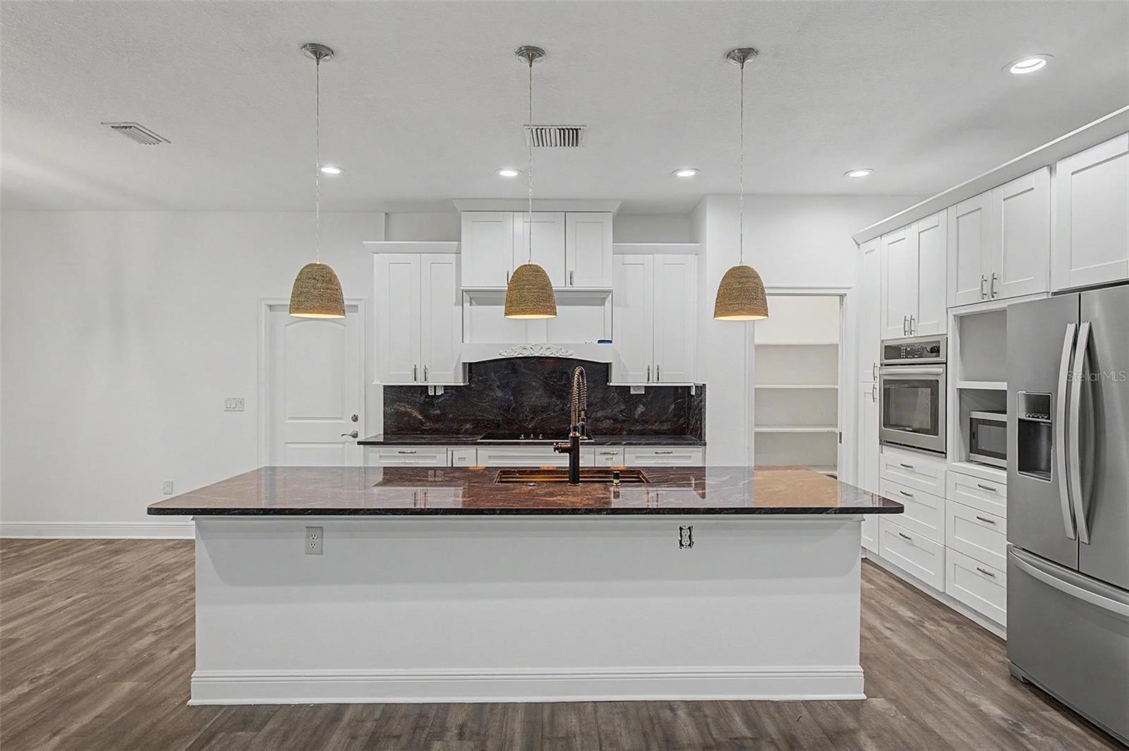 ROYAL CREST ESTATES UNIT 1 - Residential Lease