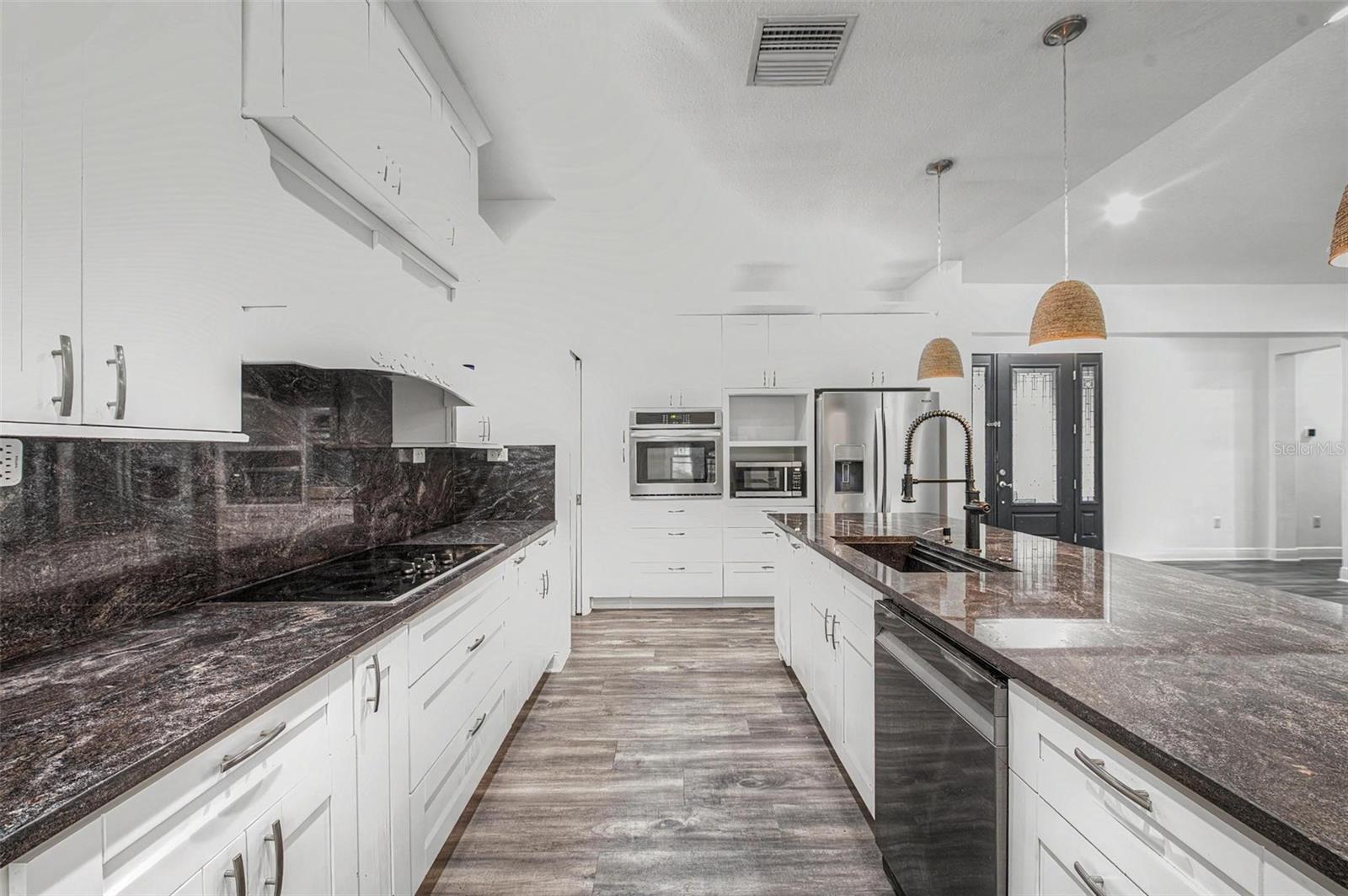 ROYAL CREST ESTATES UNIT 1 - Residential Lease